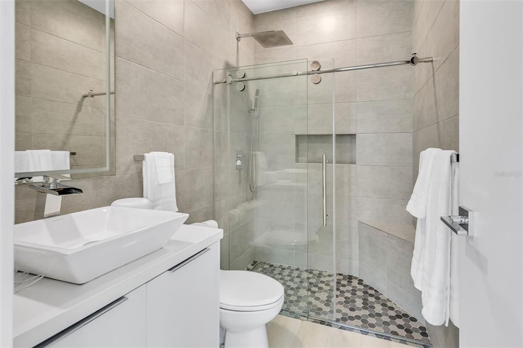 For Sale: $2,495,000 (4 beds, 4 baths, 3200 Square Feet)