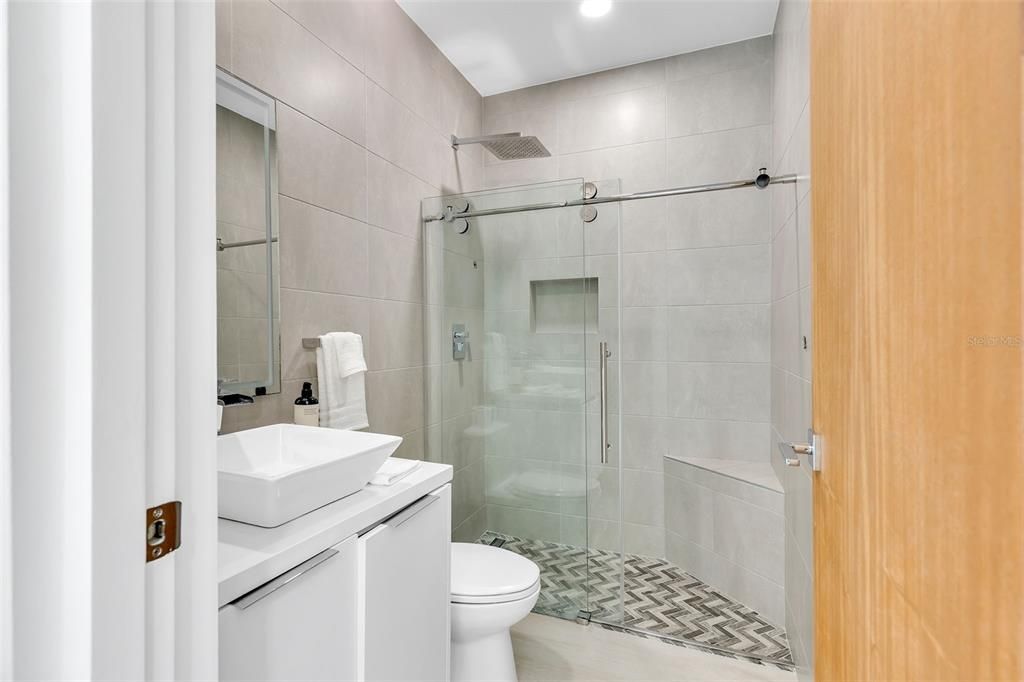 For Sale: $2,495,000 (4 beds, 4 baths, 3200 Square Feet)