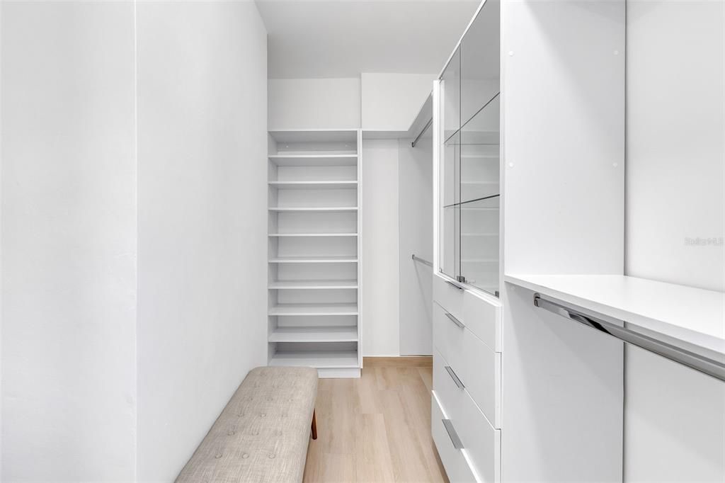 For Sale: $2,495,000 (4 beds, 4 baths, 3200 Square Feet)