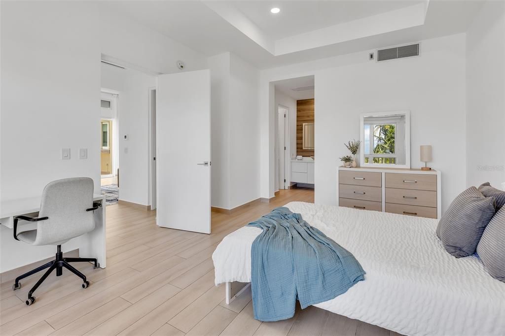 For Sale: $2,495,000 (4 beds, 4 baths, 3200 Square Feet)