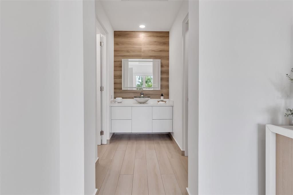 For Sale: $2,495,000 (4 beds, 4 baths, 3200 Square Feet)