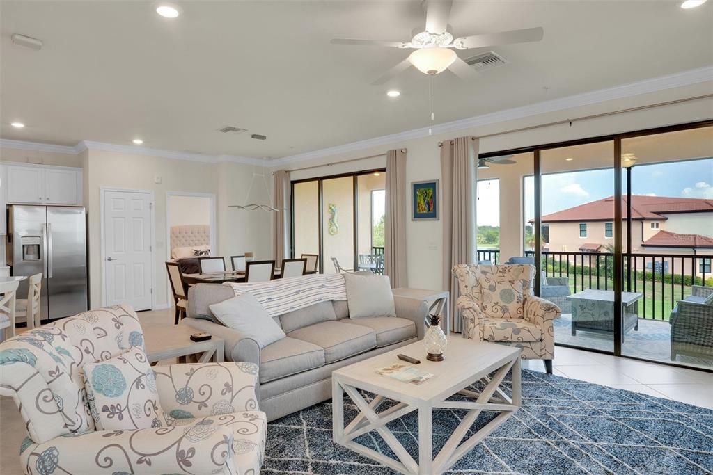 В аренду: $2,400 (2 спален, 2 ванн, 1933 Квадратных фут)