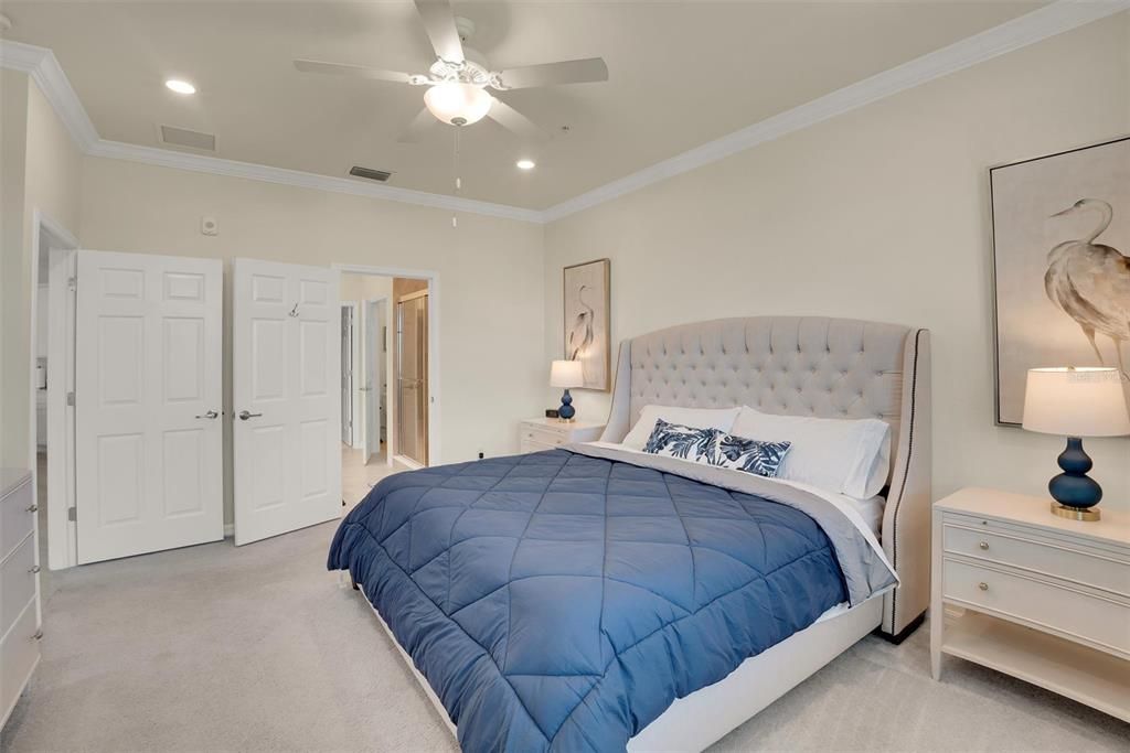 В аренду: $2,400 (2 спален, 2 ванн, 1933 Квадратных фут)