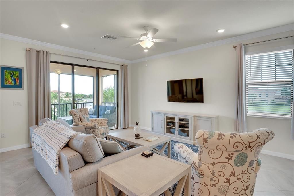 В аренду: $2,400 (2 спален, 2 ванн, 1933 Квадратных фут)