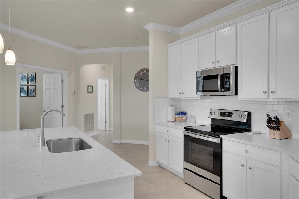 В аренду: $2,400 (2 спален, 2 ванн, 1933 Квадратных фут)