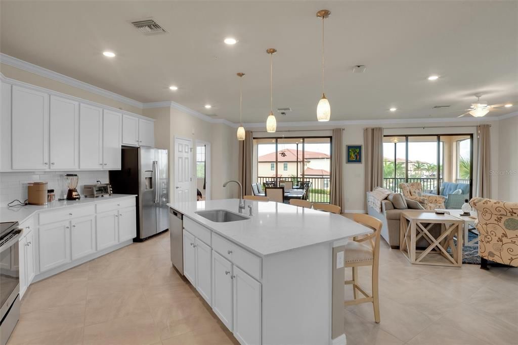 В аренду: $2,400 (2 спален, 2 ванн, 1933 Квадратных фут)