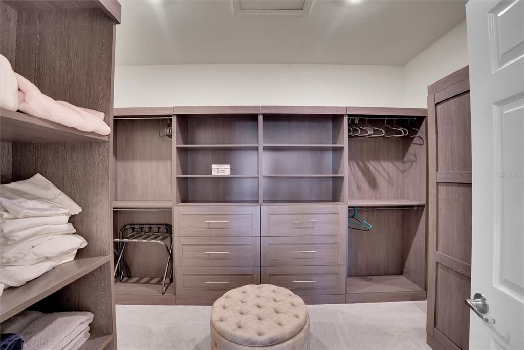 В аренду: $2,400 (2 спален, 2 ванн, 1933 Квадратных фут)