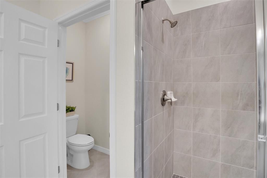 В аренду: $2,400 (2 спален, 2 ванн, 1933 Квадратных фут)