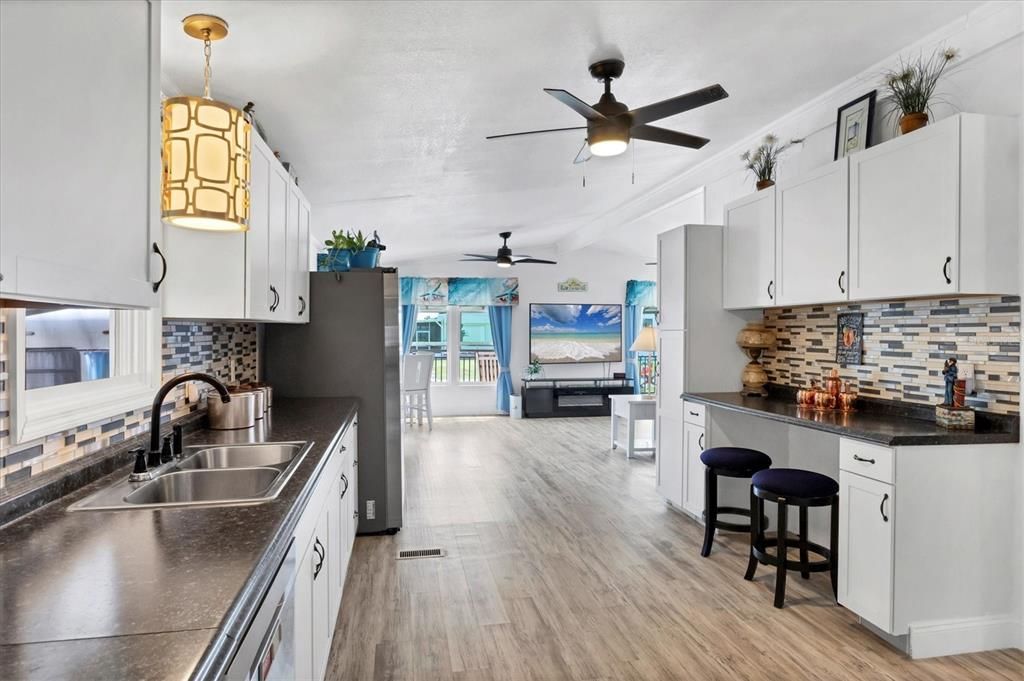 En Venta: $249,000 (2 camas, 2 baños, 1100 Pies cuadrados)