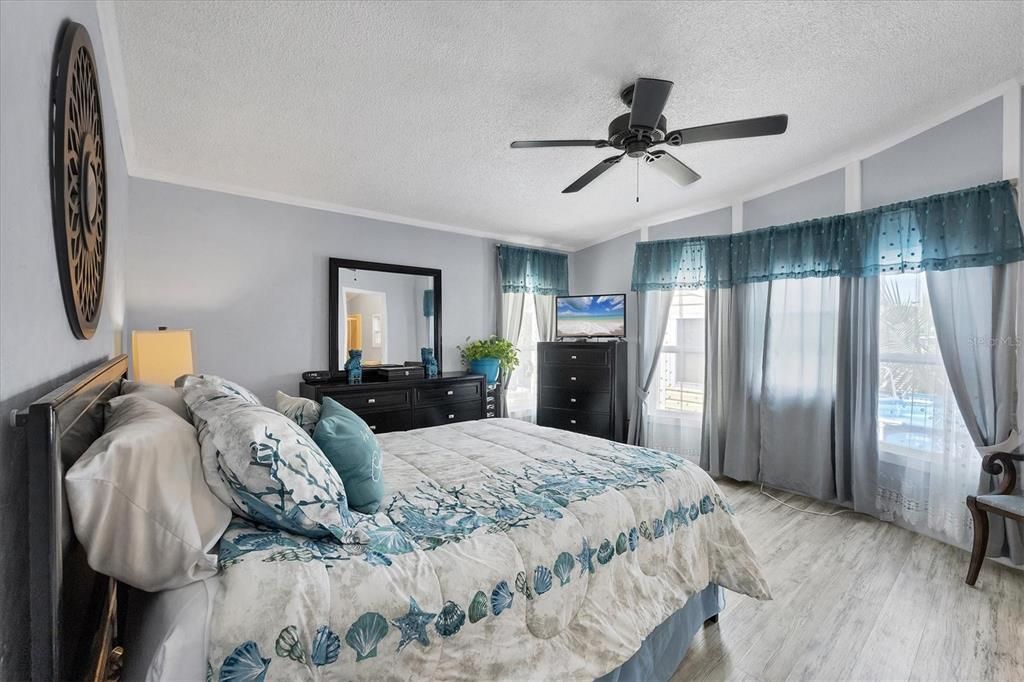 En Venta: $249,000 (2 camas, 2 baños, 1100 Pies cuadrados)