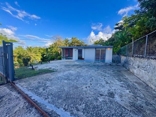 Vendido Recientemente: $100,000 (3 camas, 1 baños, 800 Pies cuadrados)