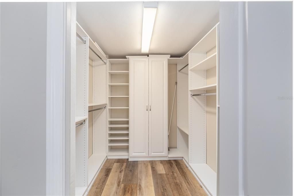 Activo con contrato: $438,500 (3 camas, 2 baños, 2100 Pies cuadrados)