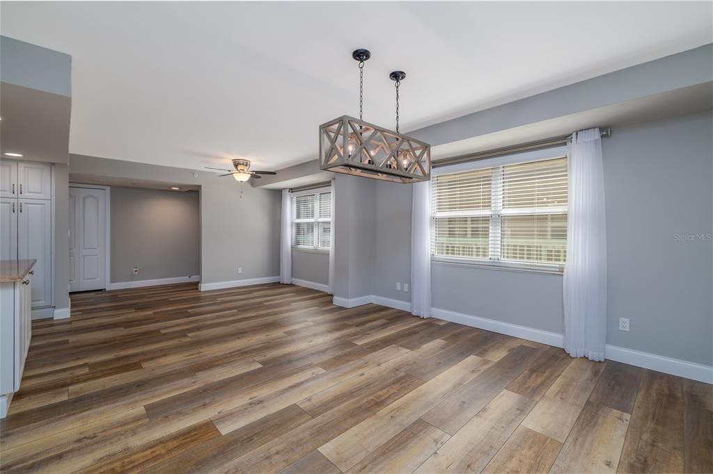 Activo con contrato: $438,500 (3 camas, 2 baños, 2100 Pies cuadrados)