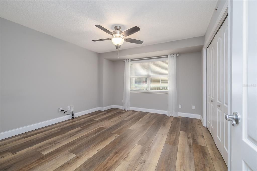 Activo con contrato: $438,500 (3 camas, 2 baños, 2100 Pies cuadrados)