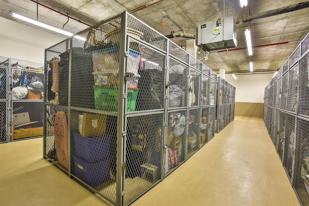 Activo con contrato: $438,500 (3 camas, 2 baños, 2100 Pies cuadrados)