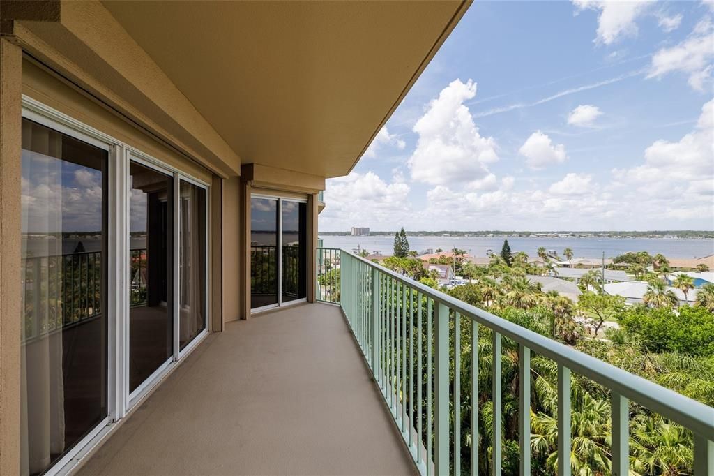 Activo con contrato: $438,500 (3 camas, 2 baños, 2100 Pies cuadrados)