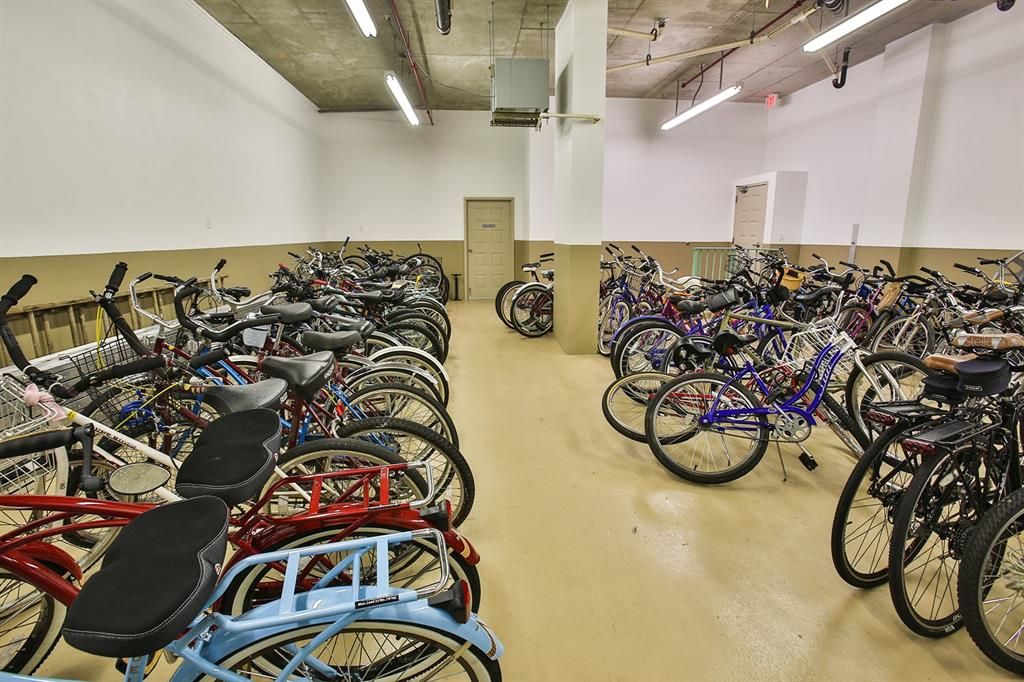 Activo con contrato: $438,500 (3 camas, 2 baños, 2100 Pies cuadrados)