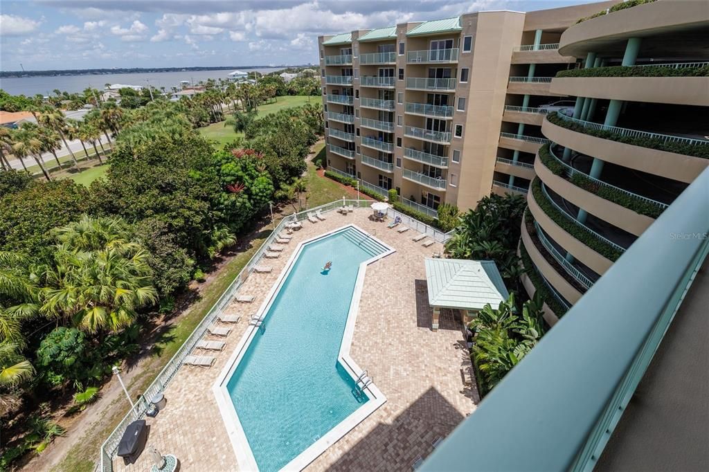 Activo con contrato: $438,500 (3 camas, 2 baños, 2100 Pies cuadrados)