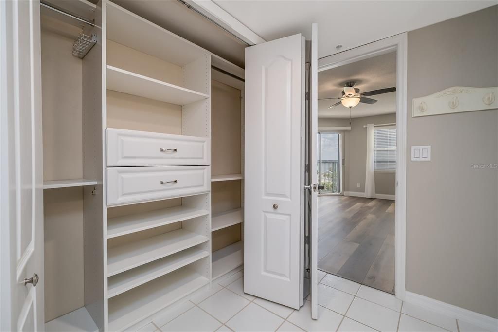 Activo con contrato: $438,500 (3 camas, 2 baños, 2100 Pies cuadrados)