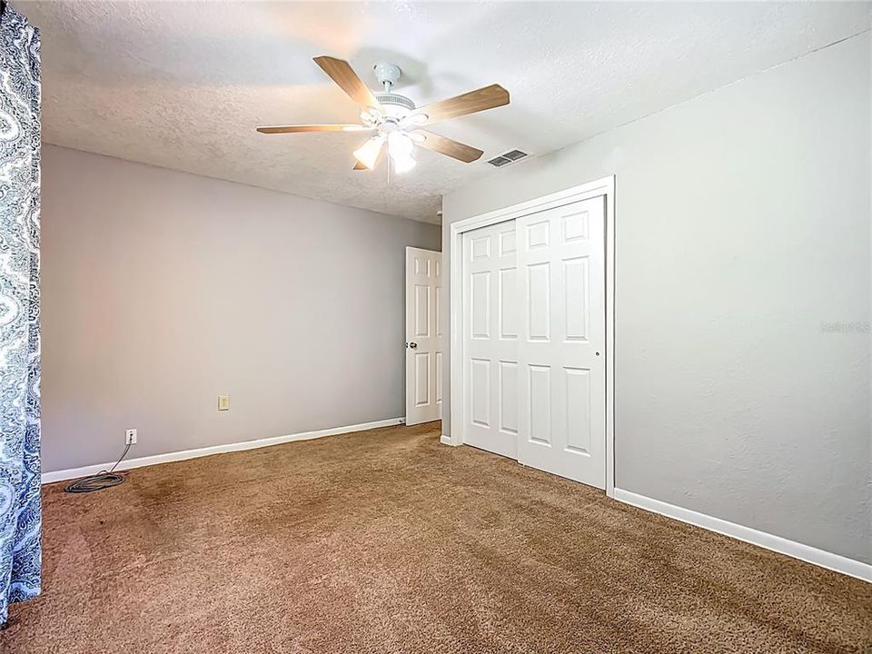 Activo con contrato: $269,900 (4 camas, 2 baños, 1360 Pies cuadrados)