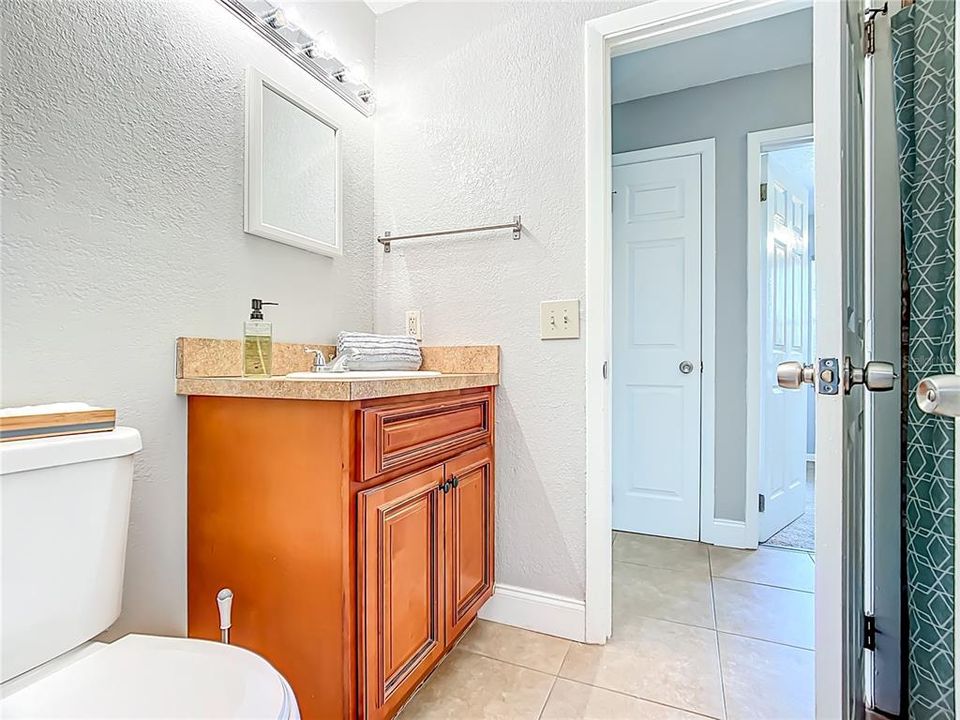 Activo con contrato: $269,900 (4 camas, 2 baños, 1360 Pies cuadrados)