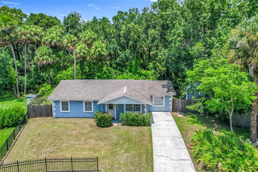 Activo con contrato: $269,900 (4 camas, 2 baños, 1360 Pies cuadrados)