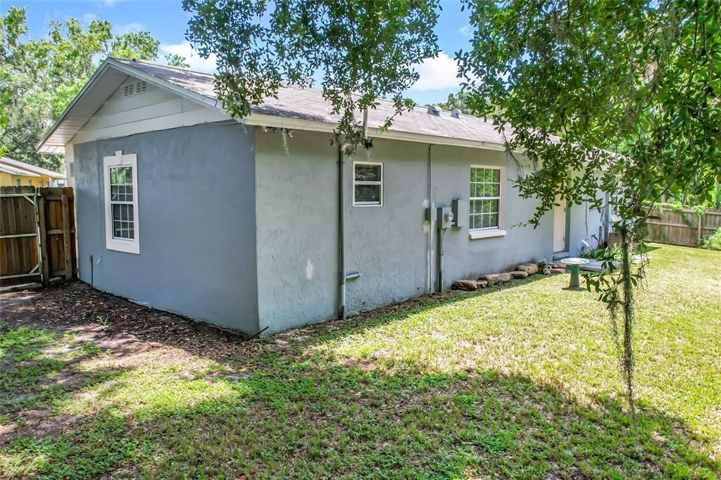 Activo con contrato: $269,900 (4 camas, 2 baños, 1360 Pies cuadrados)