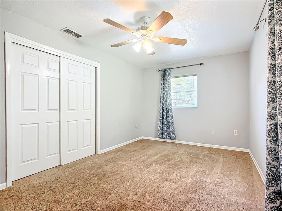 Activo con contrato: $269,900 (4 camas, 2 baños, 1360 Pies cuadrados)