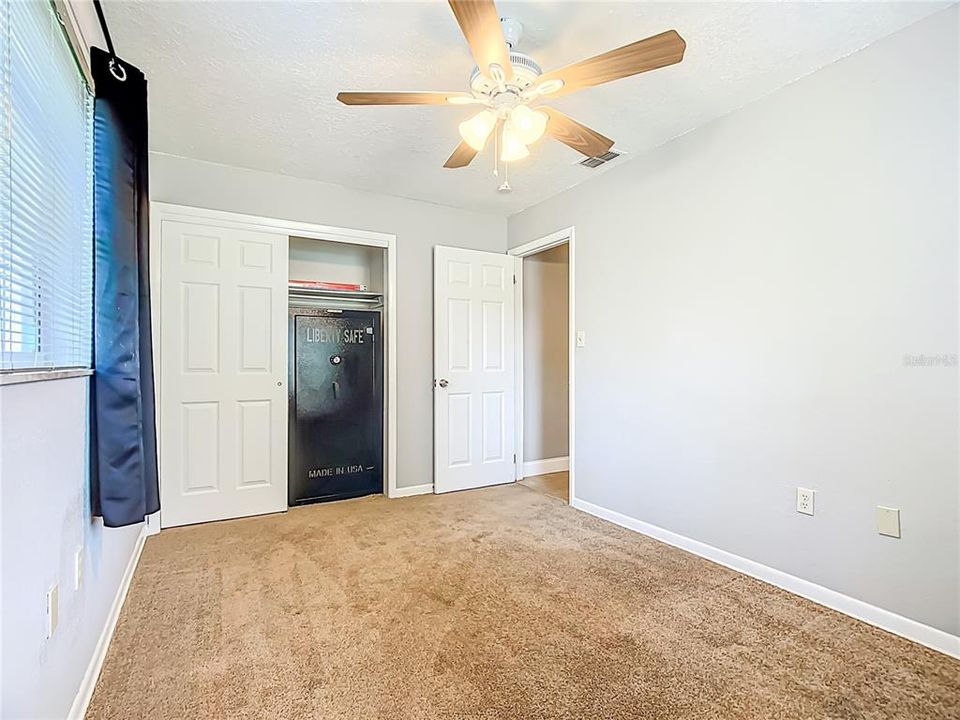 Activo con contrato: $269,900 (4 camas, 2 baños, 1360 Pies cuadrados)