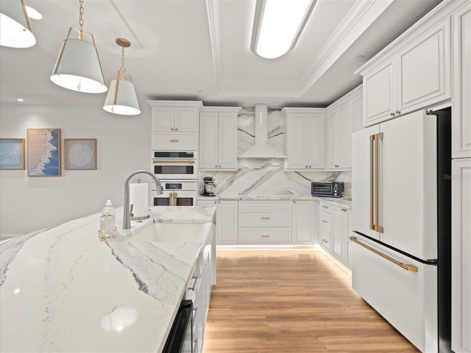 Activo con contrato: $4,500 (3 camas, 3 baños, 2491 Pies cuadrados)