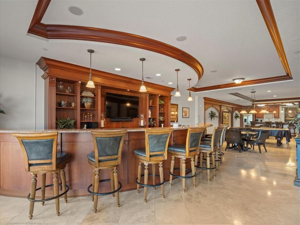 Activo con contrato: $4,500 (3 camas, 3 baños, 2491 Pies cuadrados)