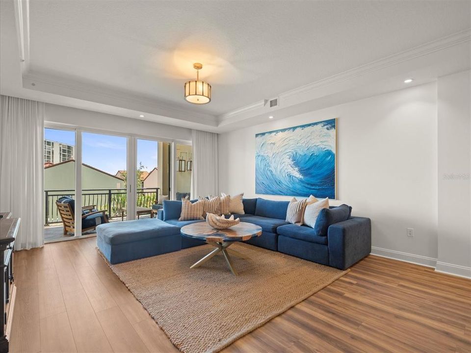 Activo con contrato: $4,500 (3 camas, 3 baños, 2491 Pies cuadrados)