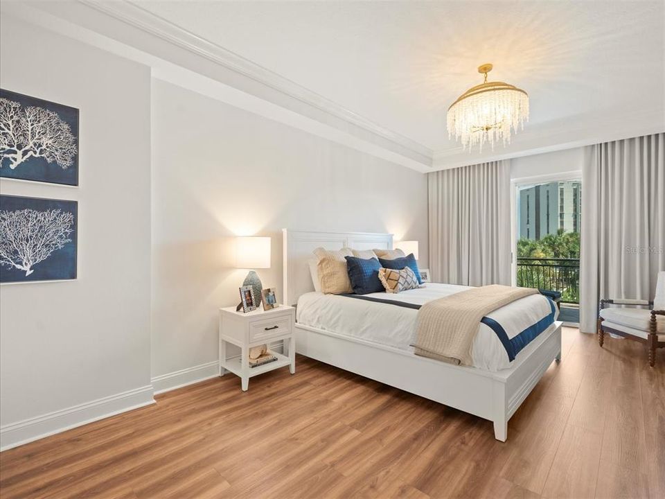 Activo con contrato: $4,500 (3 camas, 3 baños, 2491 Pies cuadrados)