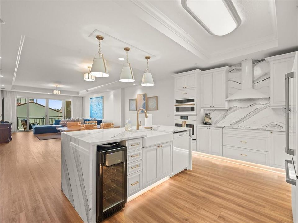 Activo con contrato: $4,500 (3 camas, 3 baños, 2491 Pies cuadrados)