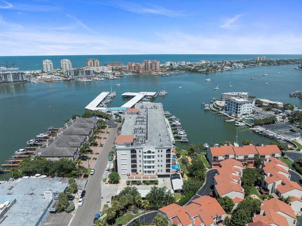 Activo con contrato: $4,500 (3 camas, 3 baños, 2491 Pies cuadrados)