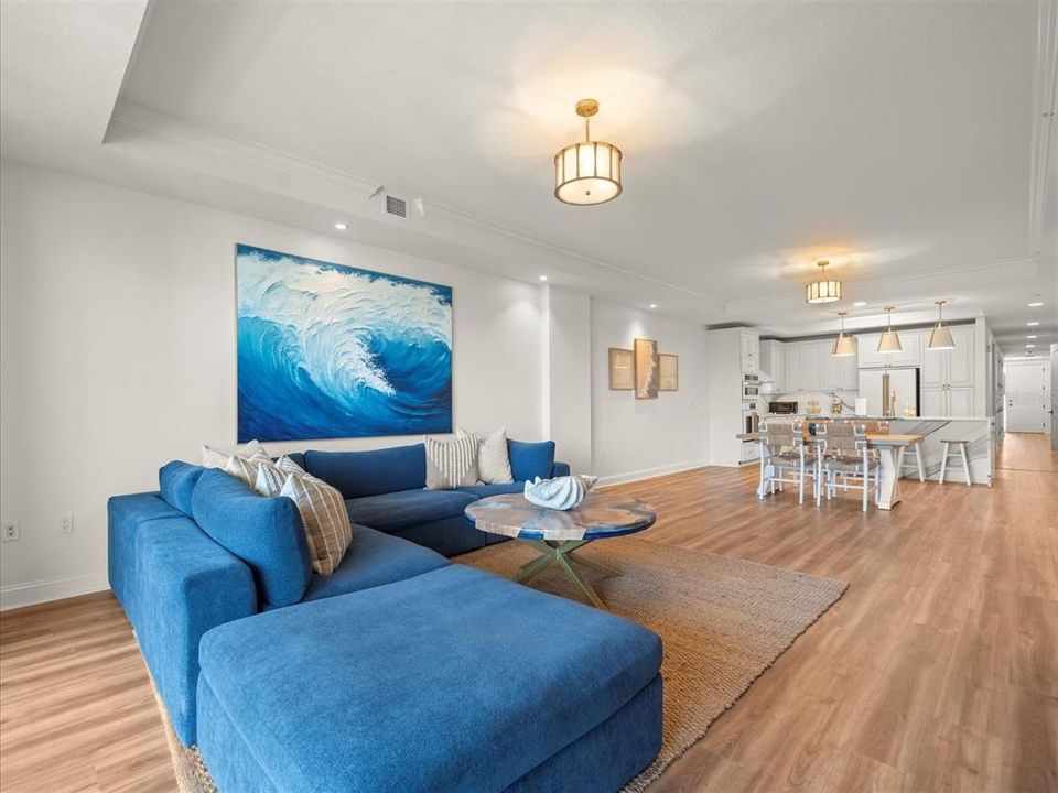 Activo con contrato: $4,500 (3 camas, 3 baños, 2491 Pies cuadrados)