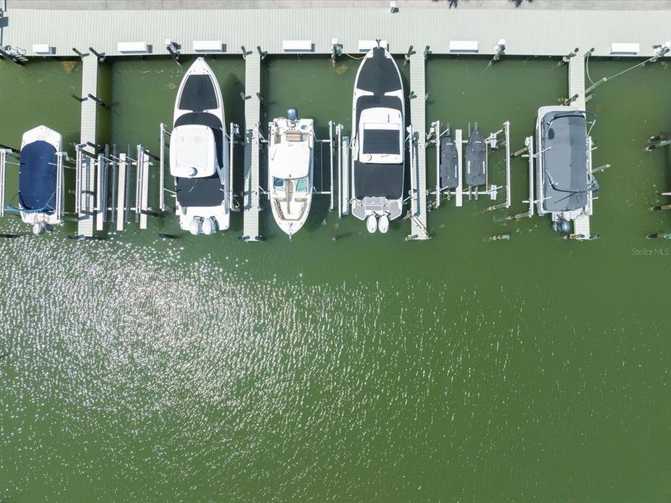 Activo con contrato: $4,500 (3 camas, 3 baños, 2491 Pies cuadrados)