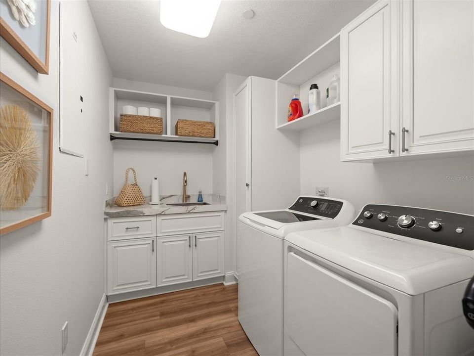 Activo con contrato: $4,500 (3 camas, 3 baños, 2491 Pies cuadrados)