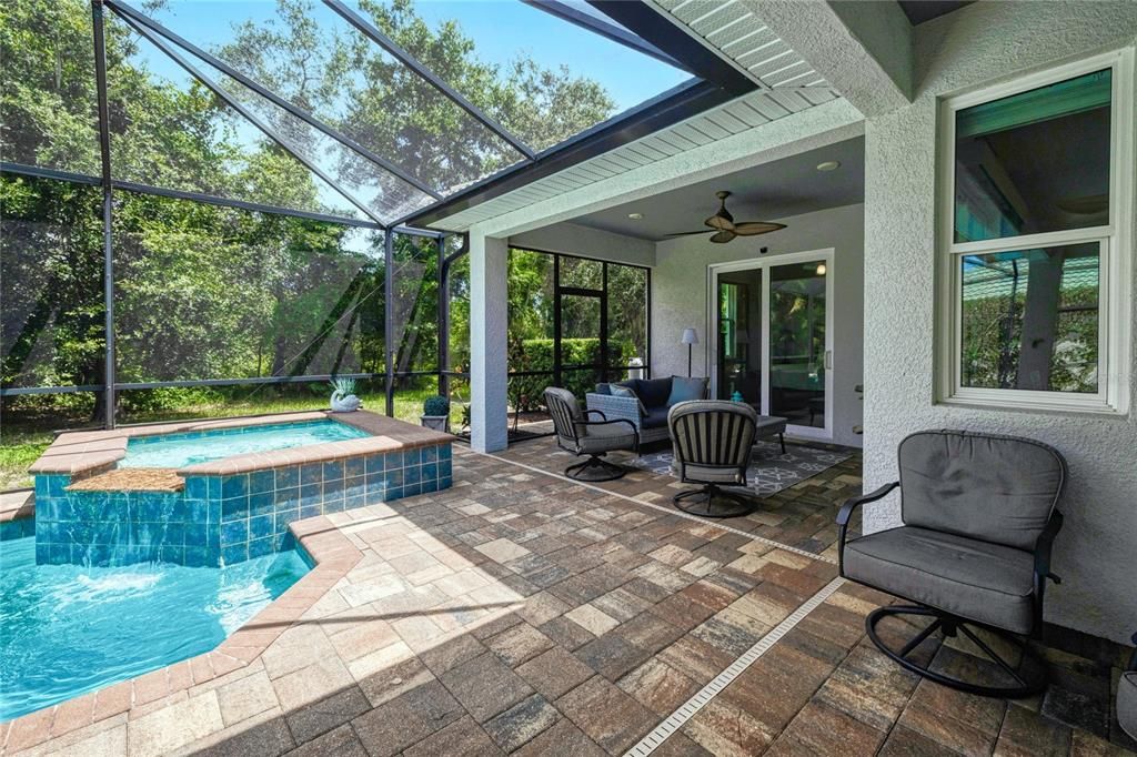 На продажу: $715,000 (3 спален, 2 ванн, 2024 Квадратных фут)