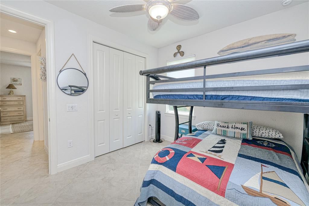 На продажу: $715,000 (3 спален, 2 ванн, 2024 Квадратных фут)