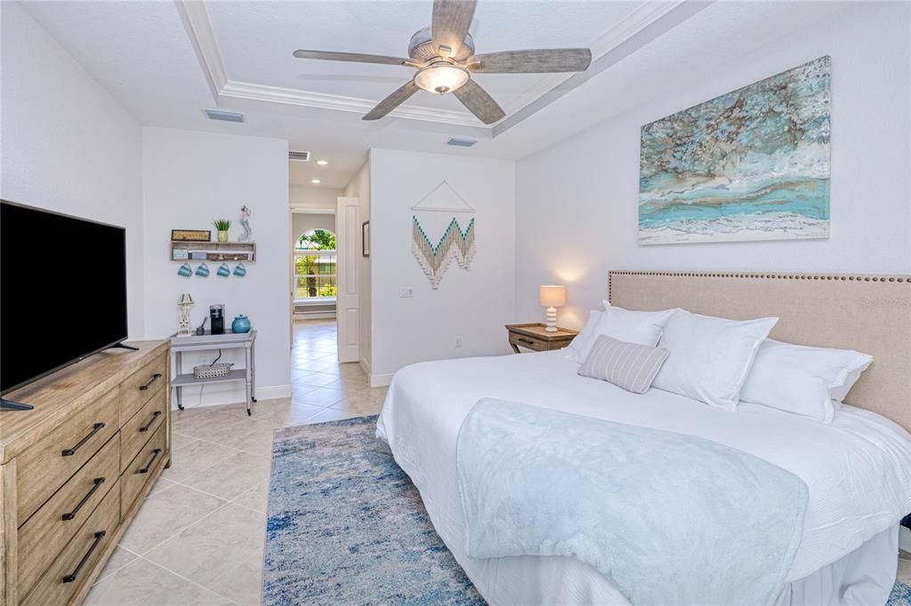 На продажу: $715,000 (3 спален, 2 ванн, 2024 Квадратных фут)