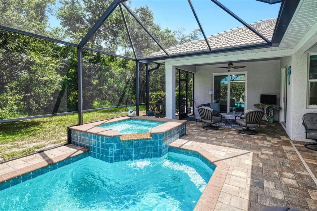 На продажу: $715,000 (3 спален, 2 ванн, 2024 Квадратных фут)