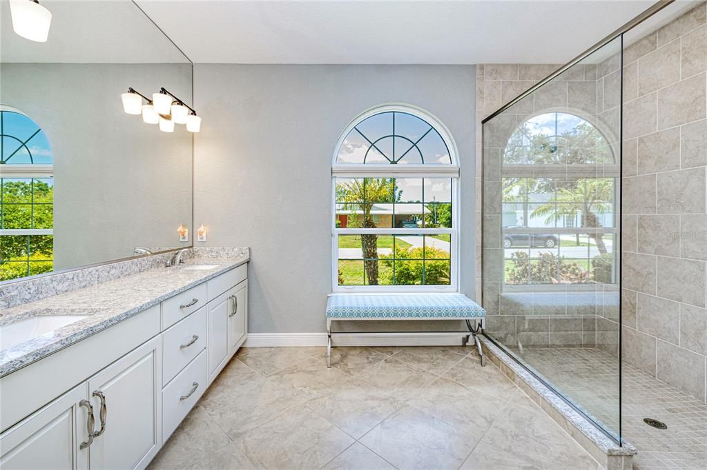 На продажу: $715,000 (3 спален, 2 ванн, 2024 Квадратных фут)