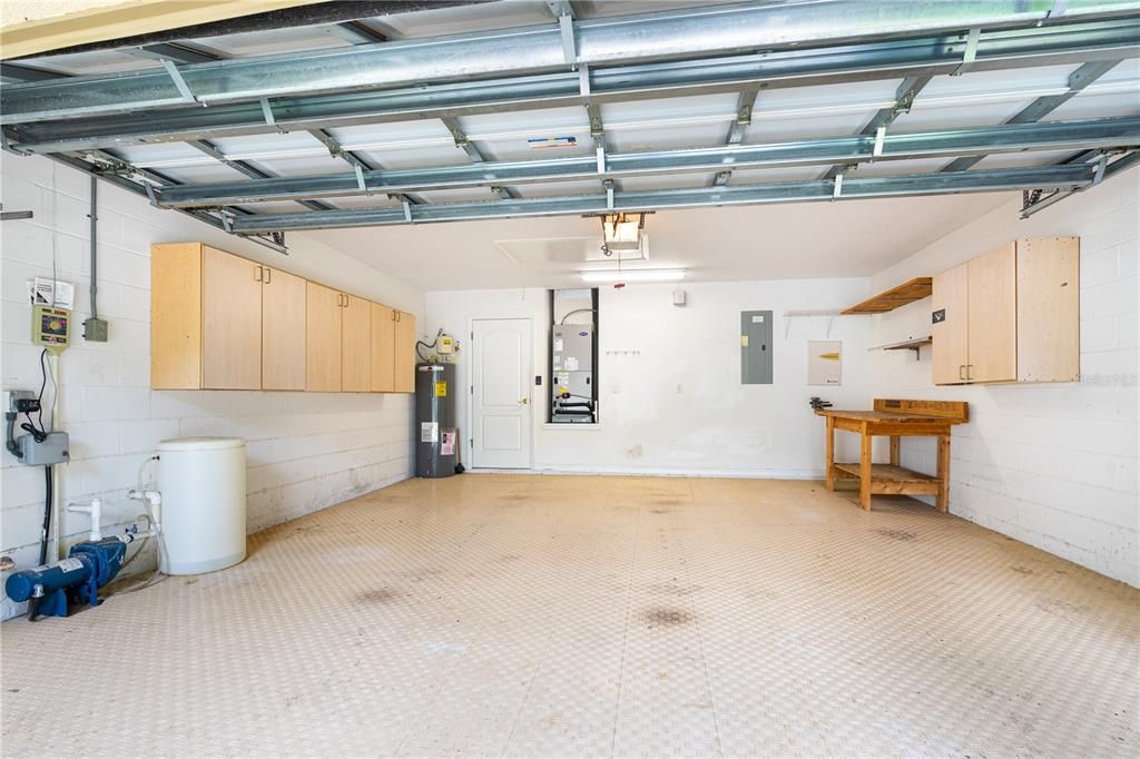 Active With Contract: $400,000 (3 beds, 2 baths, 1888 Square Feet)