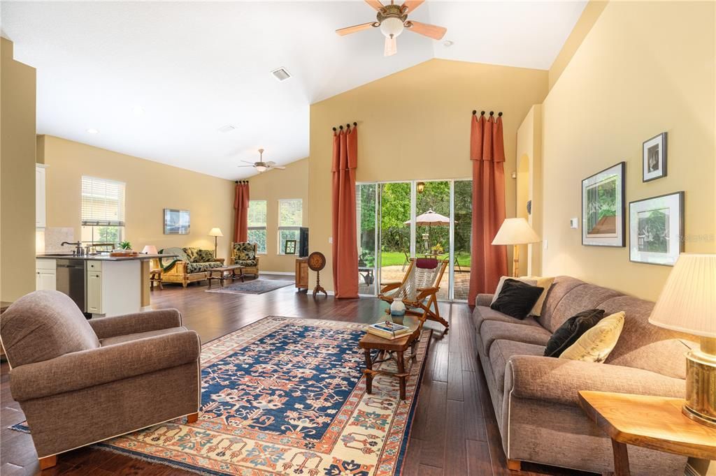 Active With Contract: $400,000 (3 beds, 2 baths, 1888 Square Feet)