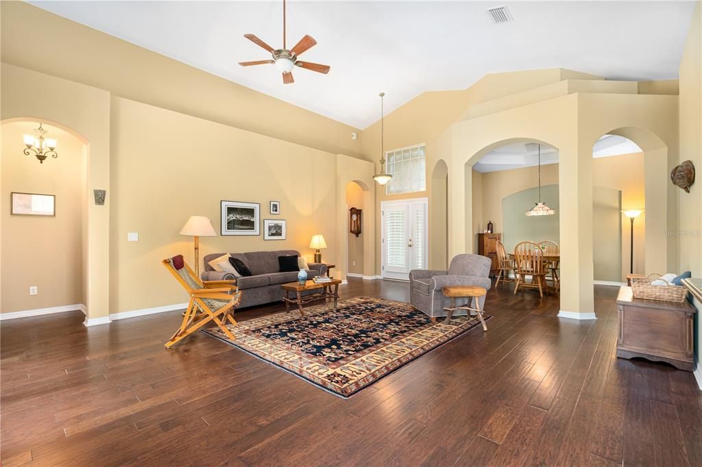 Active With Contract: $400,000 (3 beds, 2 baths, 1888 Square Feet)