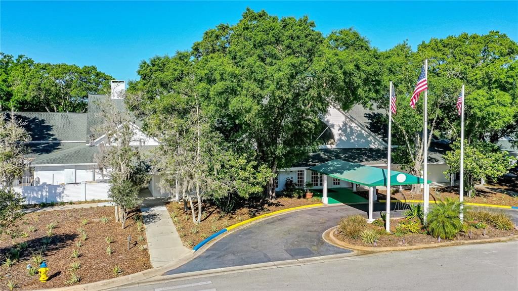 Active With Contract: $400,000 (3 beds, 2 baths, 1888 Square Feet)