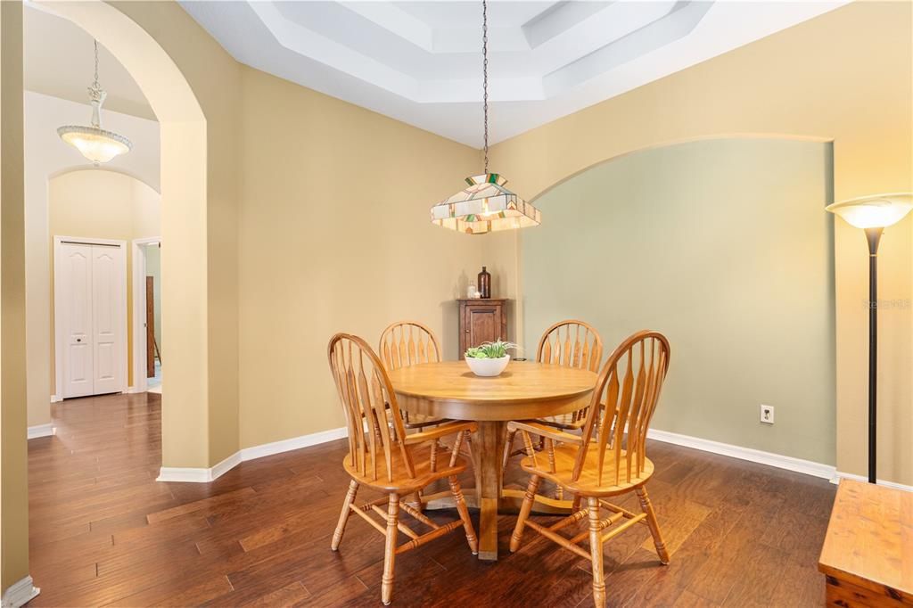 Active With Contract: $400,000 (3 beds, 2 baths, 1888 Square Feet)