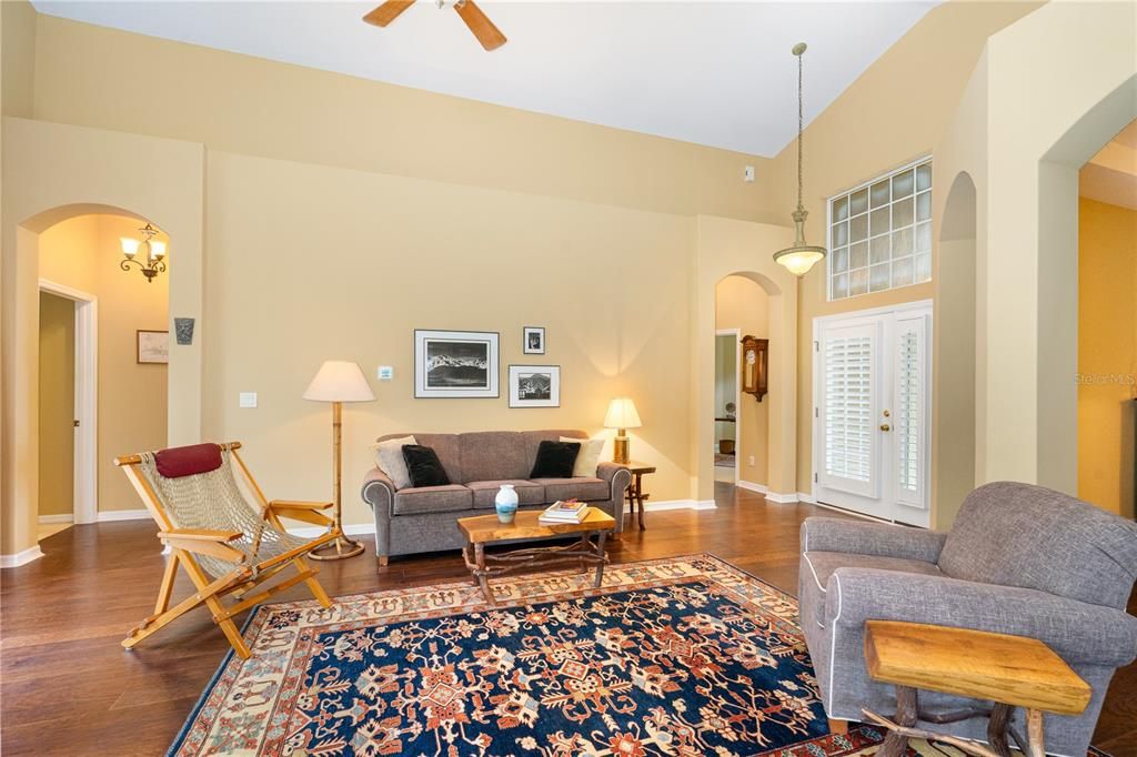 Active With Contract: $400,000 (3 beds, 2 baths, 1888 Square Feet)