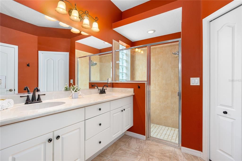 Active With Contract: $400,000 (3 beds, 2 baths, 1888 Square Feet)